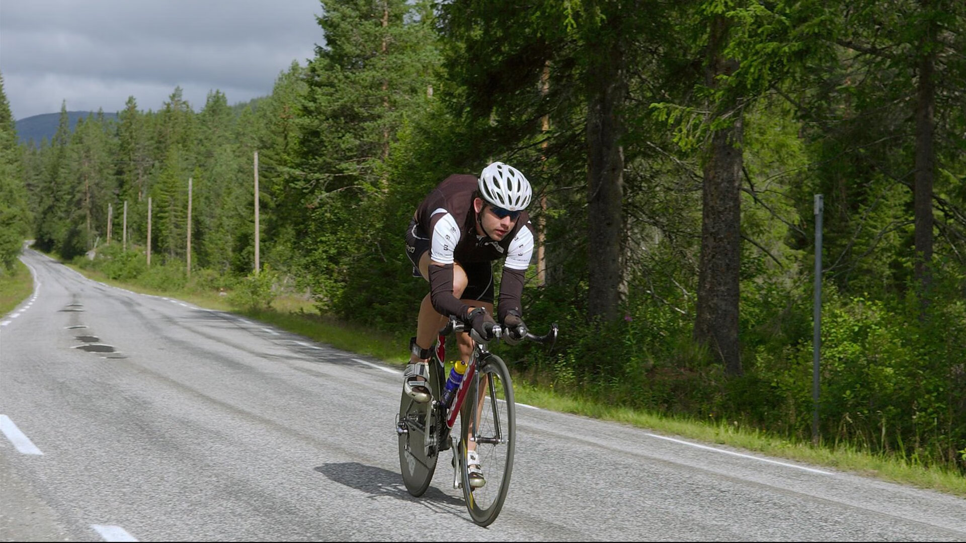 开云体育登录-卡瓦哈尔风暴，厄瓜多尔如何用掀翻中国的战术，在美加墨世界杯赛场完成权力交接